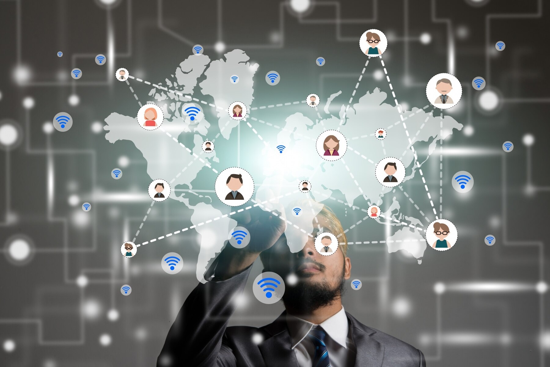 Chez Rezall, partenaires et utilisateurs forment une communauté engagée pour faire évoluer notre produit. Ensemble, nous anticipons les défis de vos marchés grâce à des besoins mutualisés et des réflexions partagées, garantissant des solutions adaptées et innovantes.